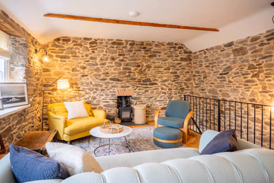 Stone interior with structural columns