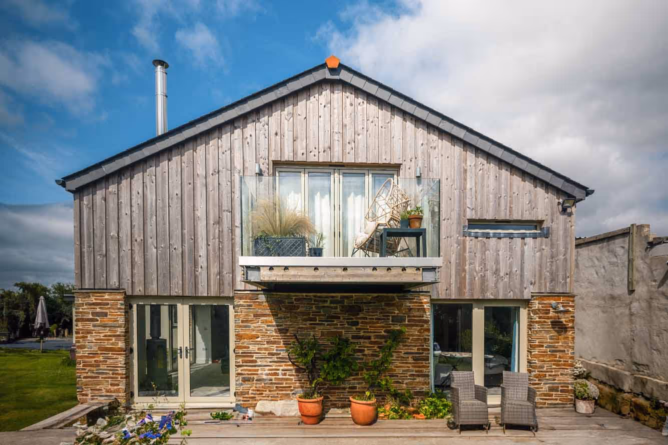 Professional Cornwall building exterior showcasing traditional craftsmanship by Arron Bennett Building